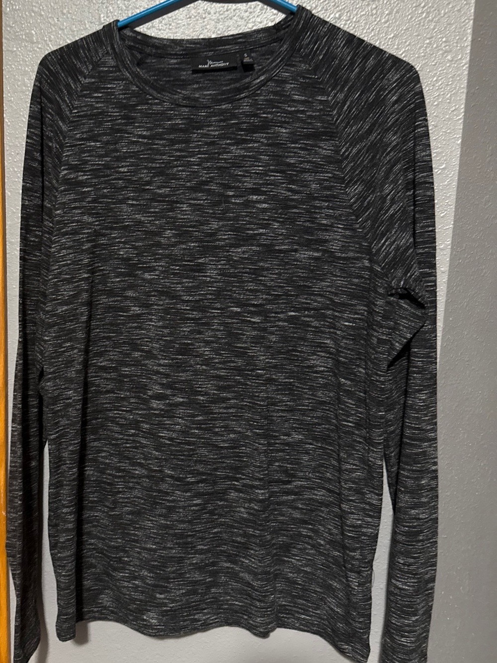 Marc Anthony Men's Black Heather Long-Sleeve Crew Shirt